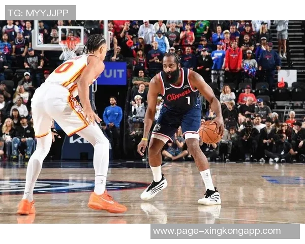 哈登赞大洛在训练营中展现惊人实力为球队贡献巨大价值 哈登赞大洛在训练营中展现惊人实力为球队贡献巨大价值